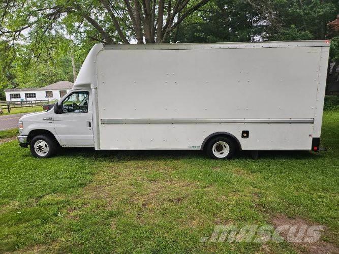 Ford E350 Camiones con caja de remolque