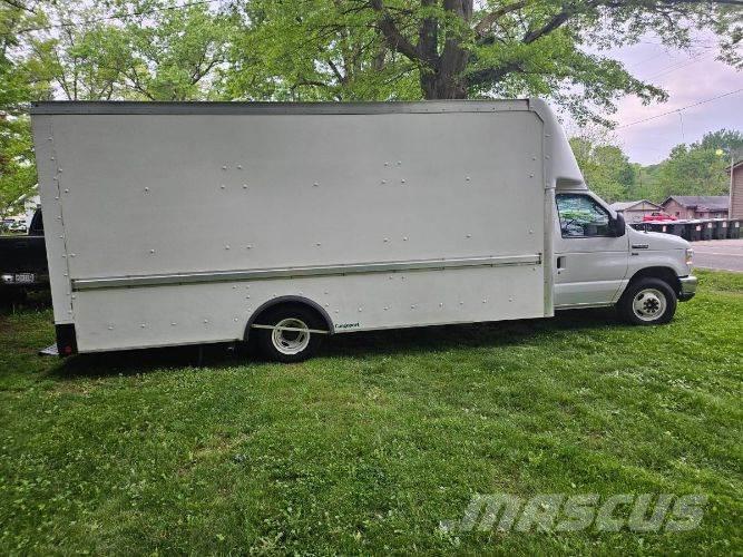 Ford E350 Camiones con caja de remolque