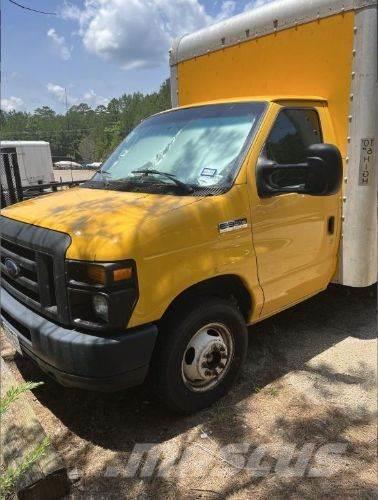 Ford E350 Camiones con caja de remolque