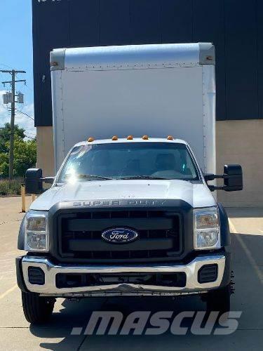 Ford F550 Camiones con caja de remolque