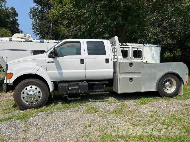 Ford F650 Caja abierta/laterales abatibles