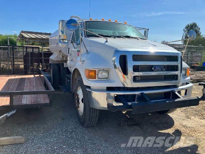 Ford F750 Camiones cisterna