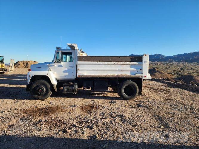 Ford L8000 Bañeras basculantes usadas