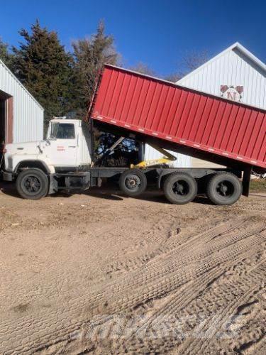 Ford L8000 Camiones para granja y transporte de granos