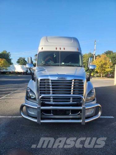 Freightliner Cascadia Otros