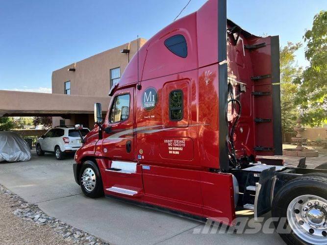 Freightliner Cascadia Otros