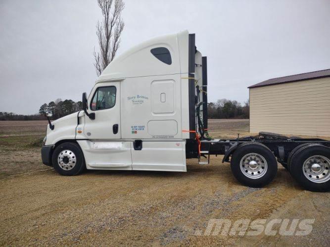 Freightliner Cascadia Otros