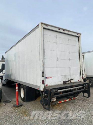 Freightliner M2 Camiones con caja de remolque