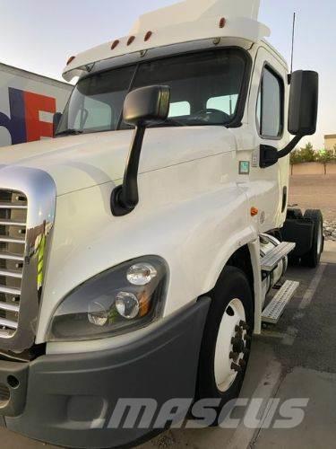 Freightliner X12542ST Otros