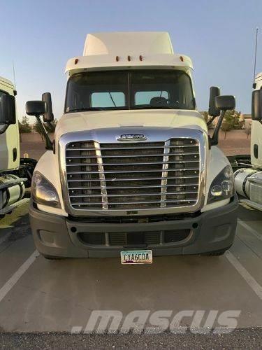 Freightliner X12542ST Otros