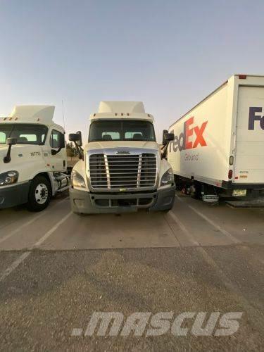 Freightliner X12564ST Otros