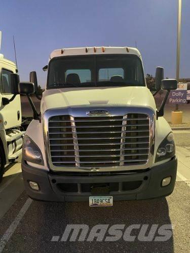 Freightliner X12564ST Otros