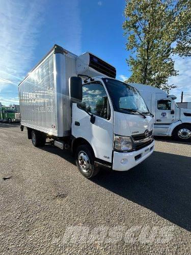 Hino 195 Camiones con caja de remolque