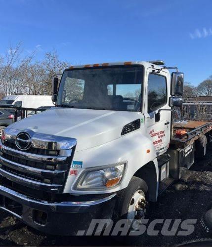 Hino 258 Camiones de cama baja