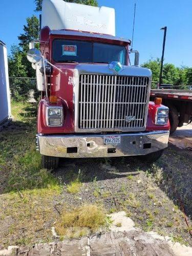 International 9300 Camiones tractor