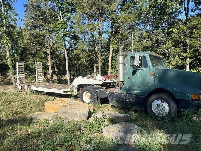 International 9300 Camiones tractor