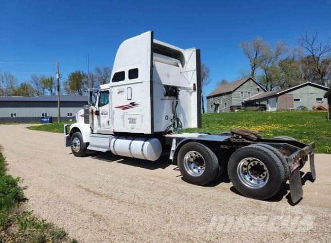 International 9900i Camiones tractor