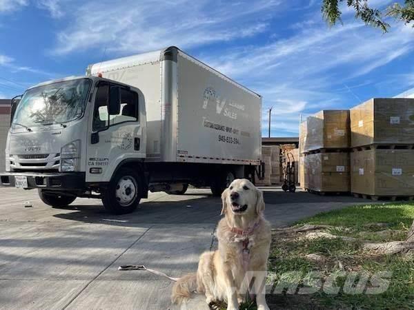 Isuzu NPR Camiones con caja de remolque