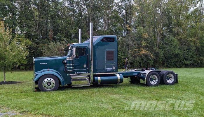 Kenworth W900L Otros