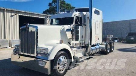 Kenworth W900L Otros