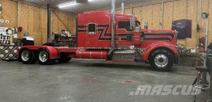 Kenworth W900L Otros