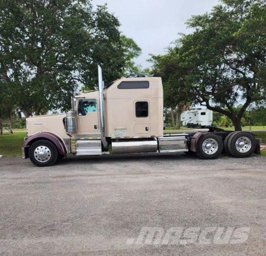 Kenworth W900L Otros