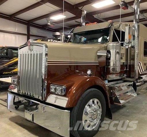 Kenworth W900L Otros