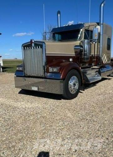 Kenworth W900L Otros