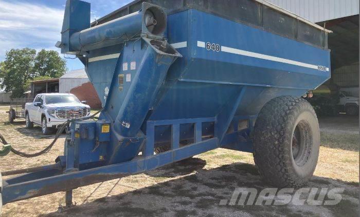 Kinze 640 Carros de trasladar grano