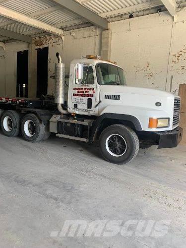 Mack CL713 Camiones tractor