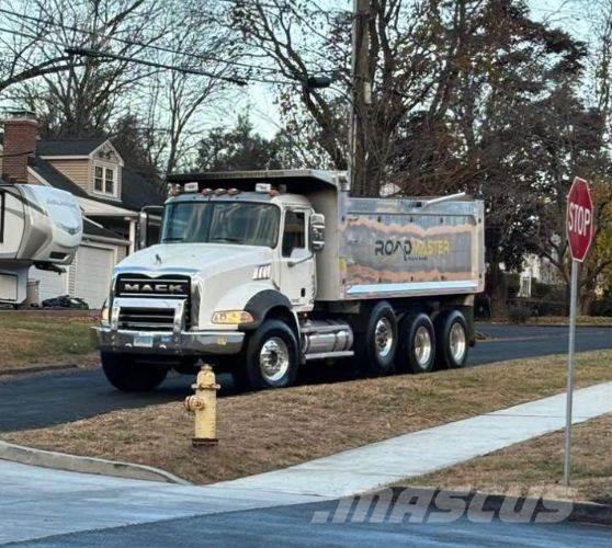 Mack Granite Bañeras basculantes usadas