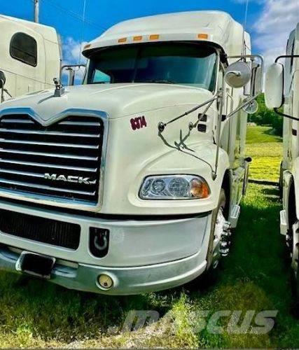 Mack Pinnacle Camiones tractor