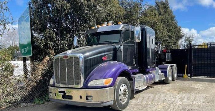 Peterbilt 384 Otros