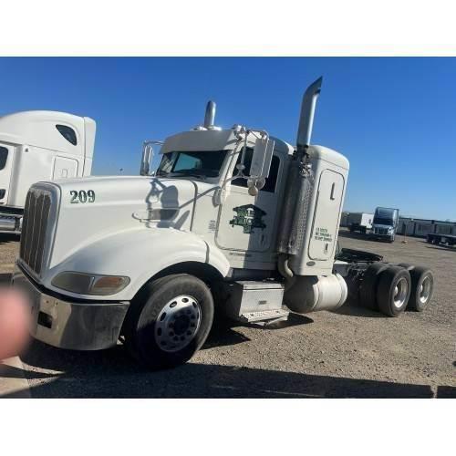 Peterbilt 384 Camiones tractor