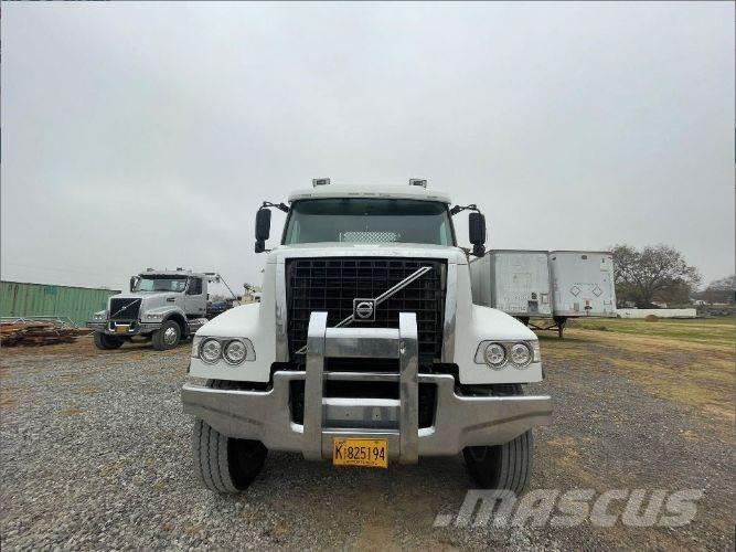 Volvo VHD84F200 Camiones tractor