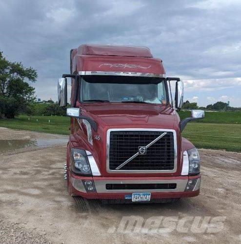 Volvo VNL42T730 Camiones tractor