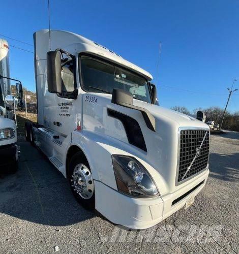 Volvo VNL62T630 Camiones tractor