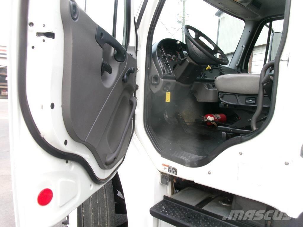 Freightliner M2 Camiones de cama baja