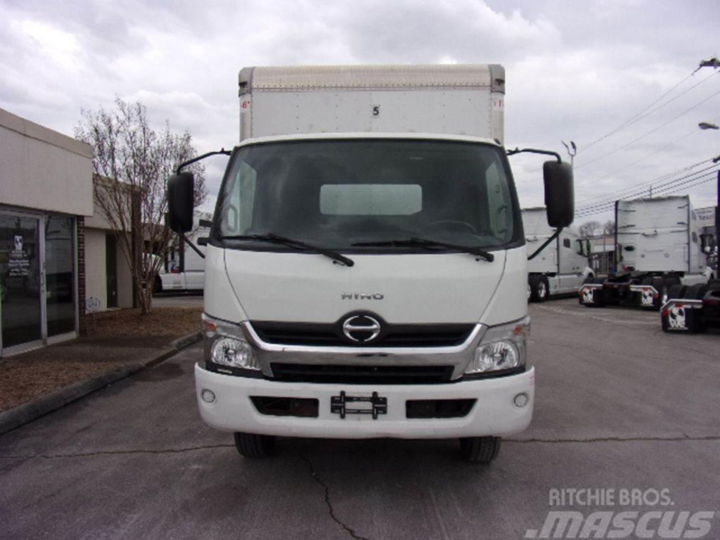 Hino 155 Camiones con caja de remolque