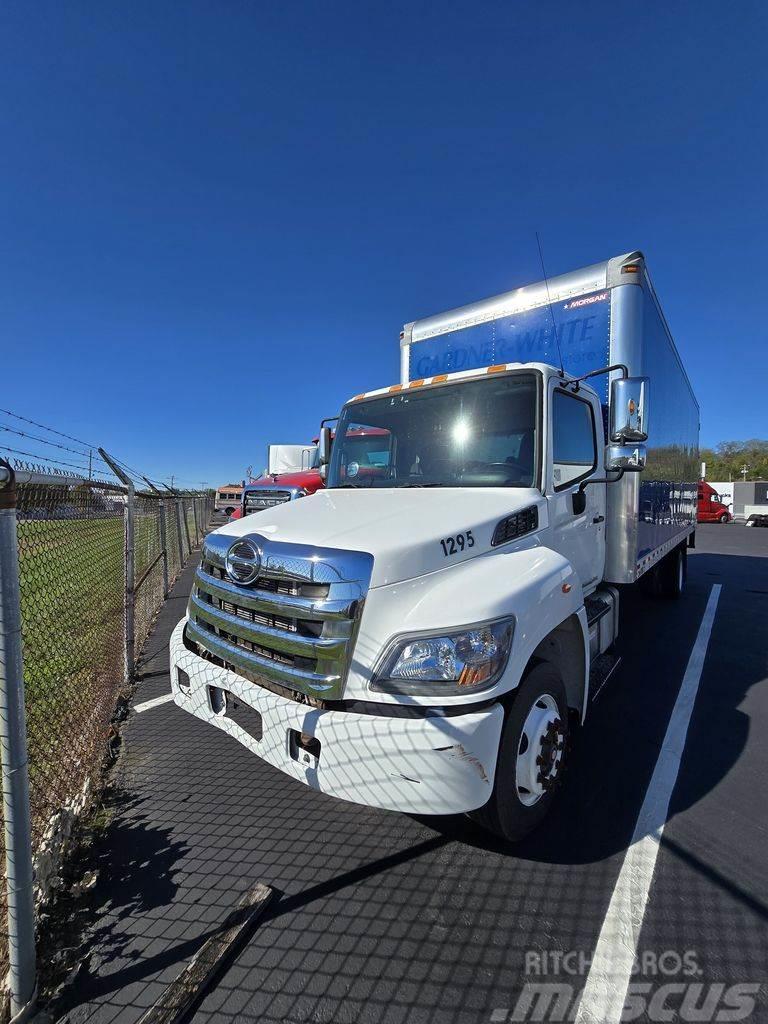 Hino 258 Camiones con caja de remolque