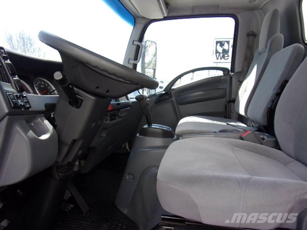 Isuzu NPR Camiones con caja de remolque