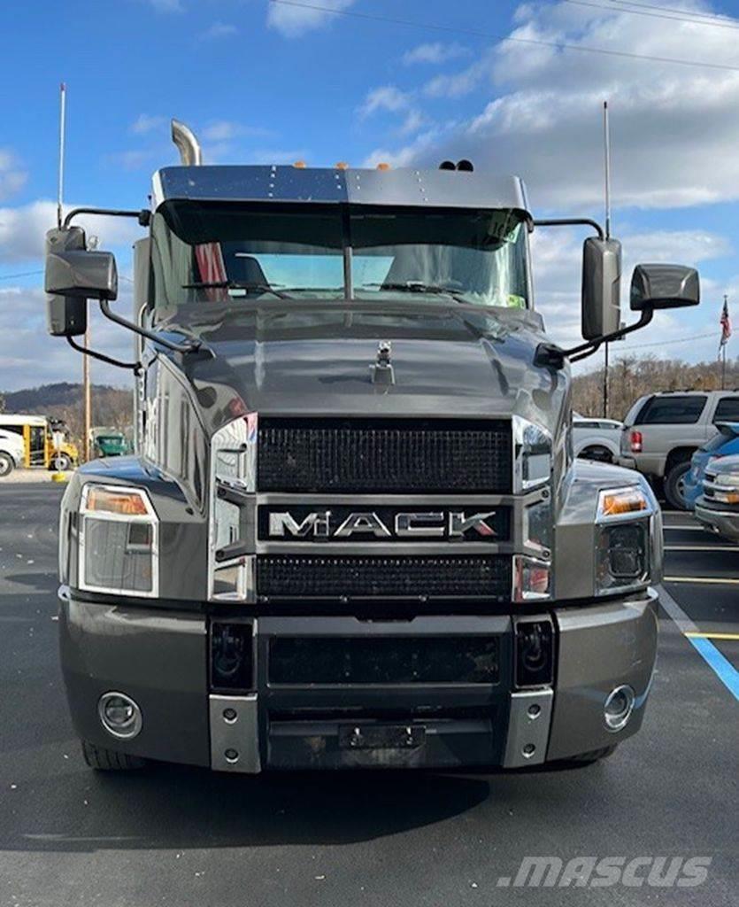 Mack AN64T Camiones tractor