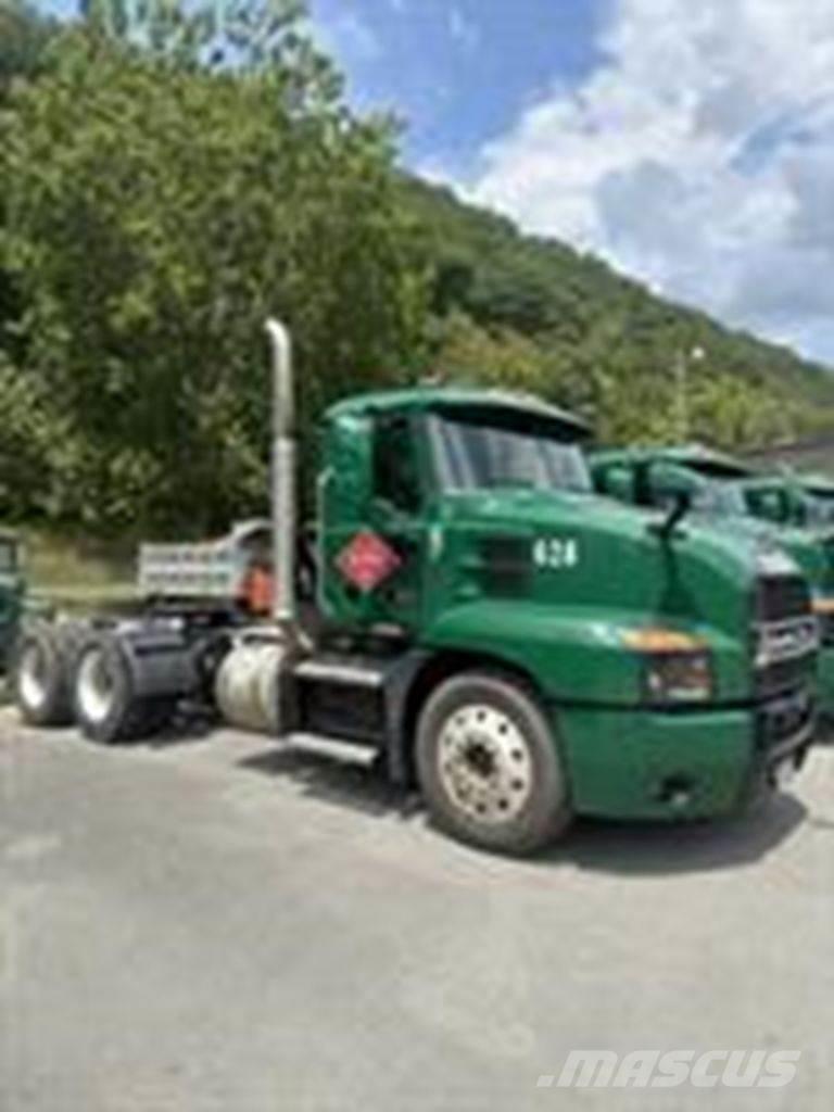 Mack AN64T Camiones tractor