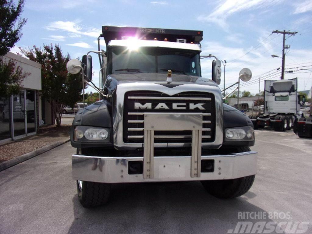 Mack Granite Bañeras basculantes usadas