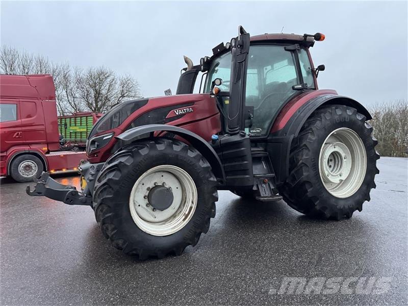 Valtra T234D SmartTouch MED FRONT PTO OG AUTOSTYRING! Tractores