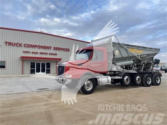 Volvo VHD64B400 Vehículos para transporte de materiales