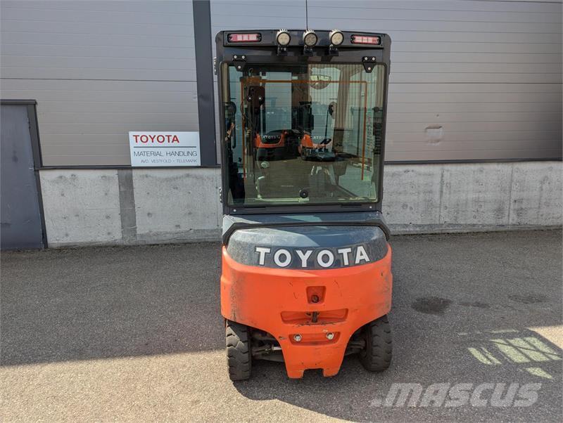 Toyota 8FBMT35 Carretillas de horquilla eléctrica