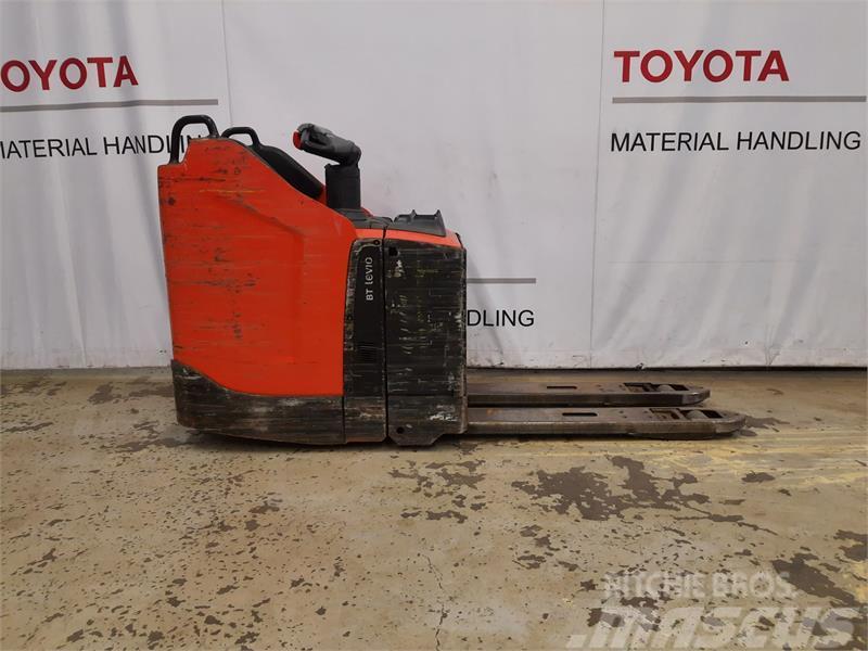 Toyota LPE220 Montacargas con plataformas de baja elevación