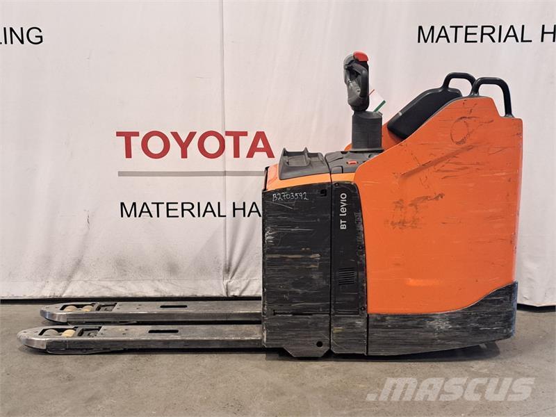 Toyota LPE220 Montacargas con plataformas de baja elevación