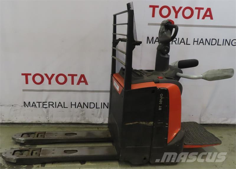 Toyota LPE250 Montacargas con plataformas de baja elevación